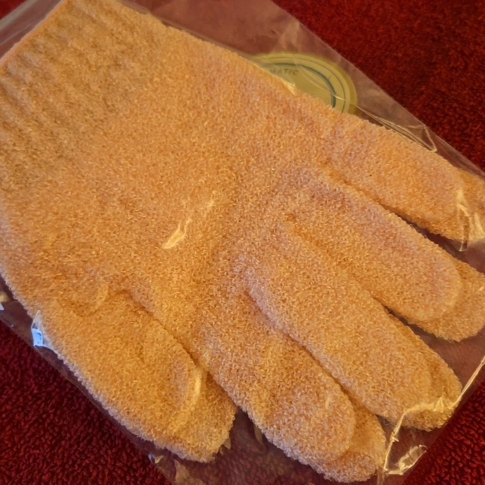 Bath Salts, Spa Gloves and Sponge Set